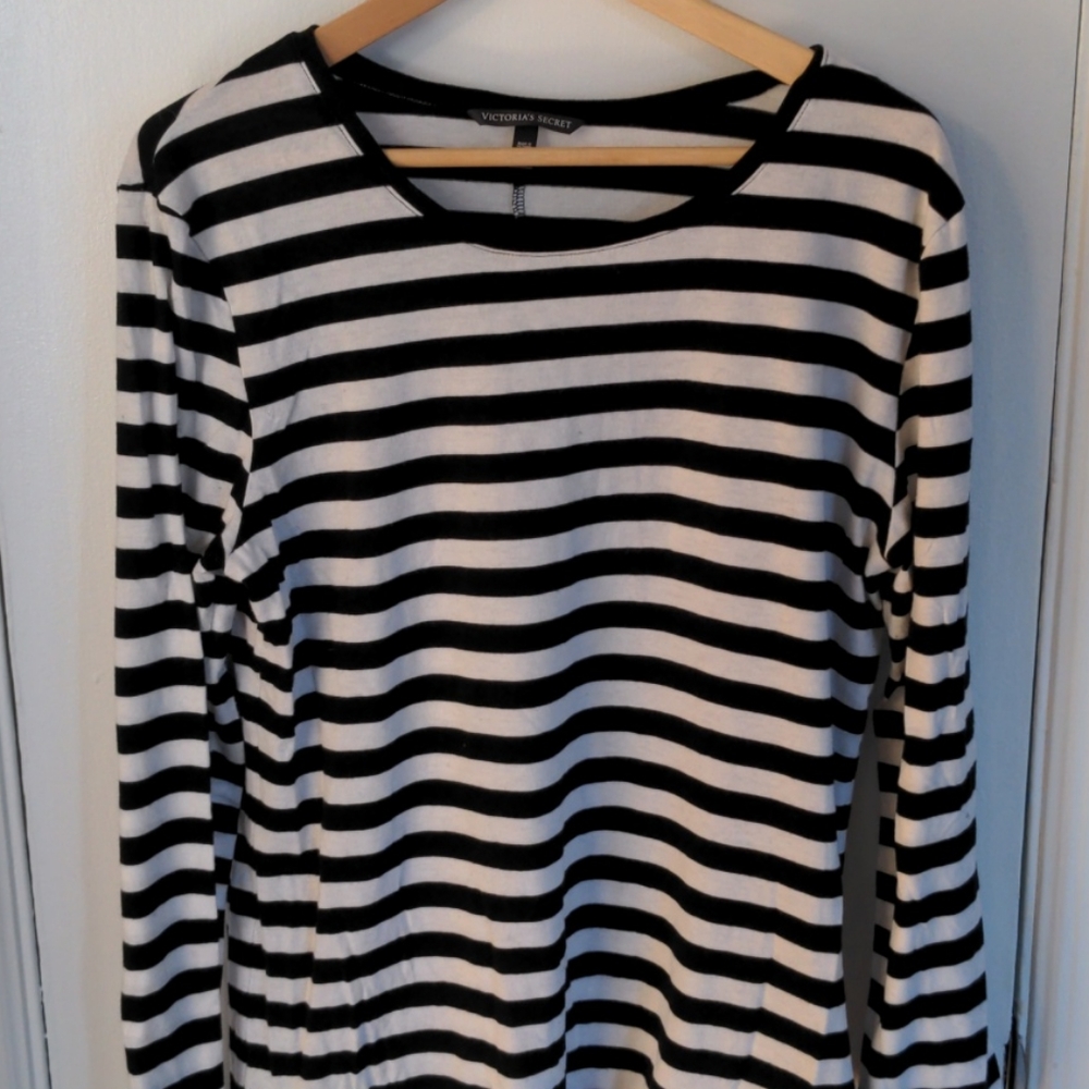 Long sleeve striped tee
